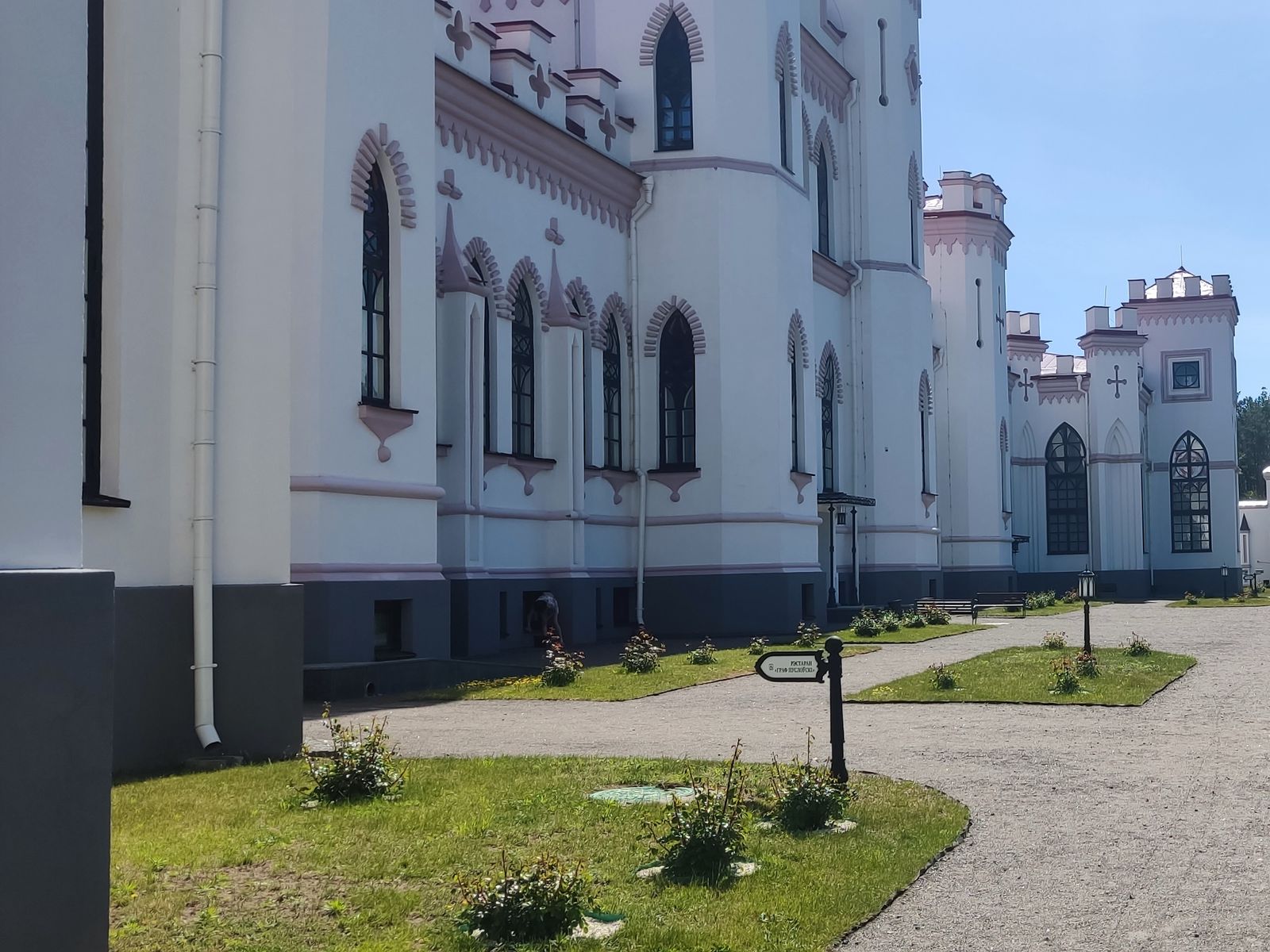 Дворец Пусловских (Коссовский замок)- вид с тыльной стороны