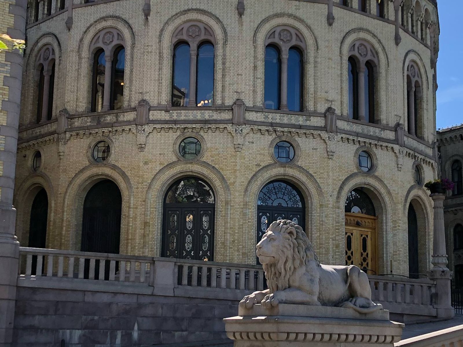 Стортингет (Stortinget), здание норвежского парламента