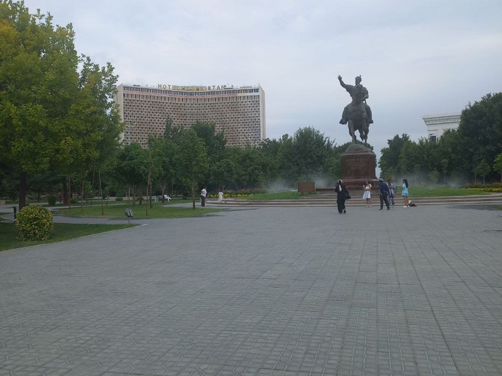 Сквер Амира Тимура