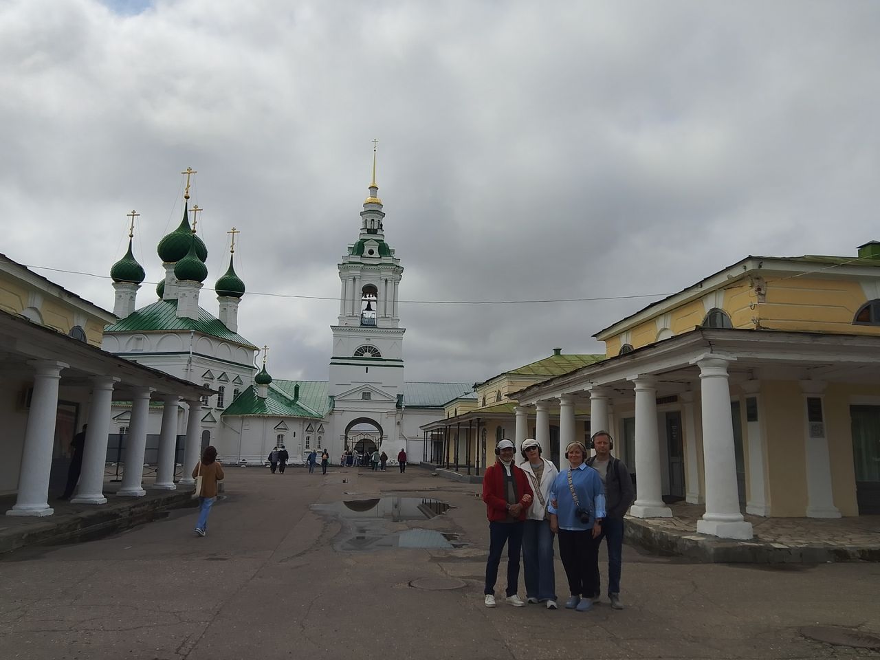 Групповая иммерсивная экскурсия в Костроме - групповая экскурсия в Костроме пешком длительностью 1.5 часа с количеством участников более 20 человек цена экскурсии 1200₽