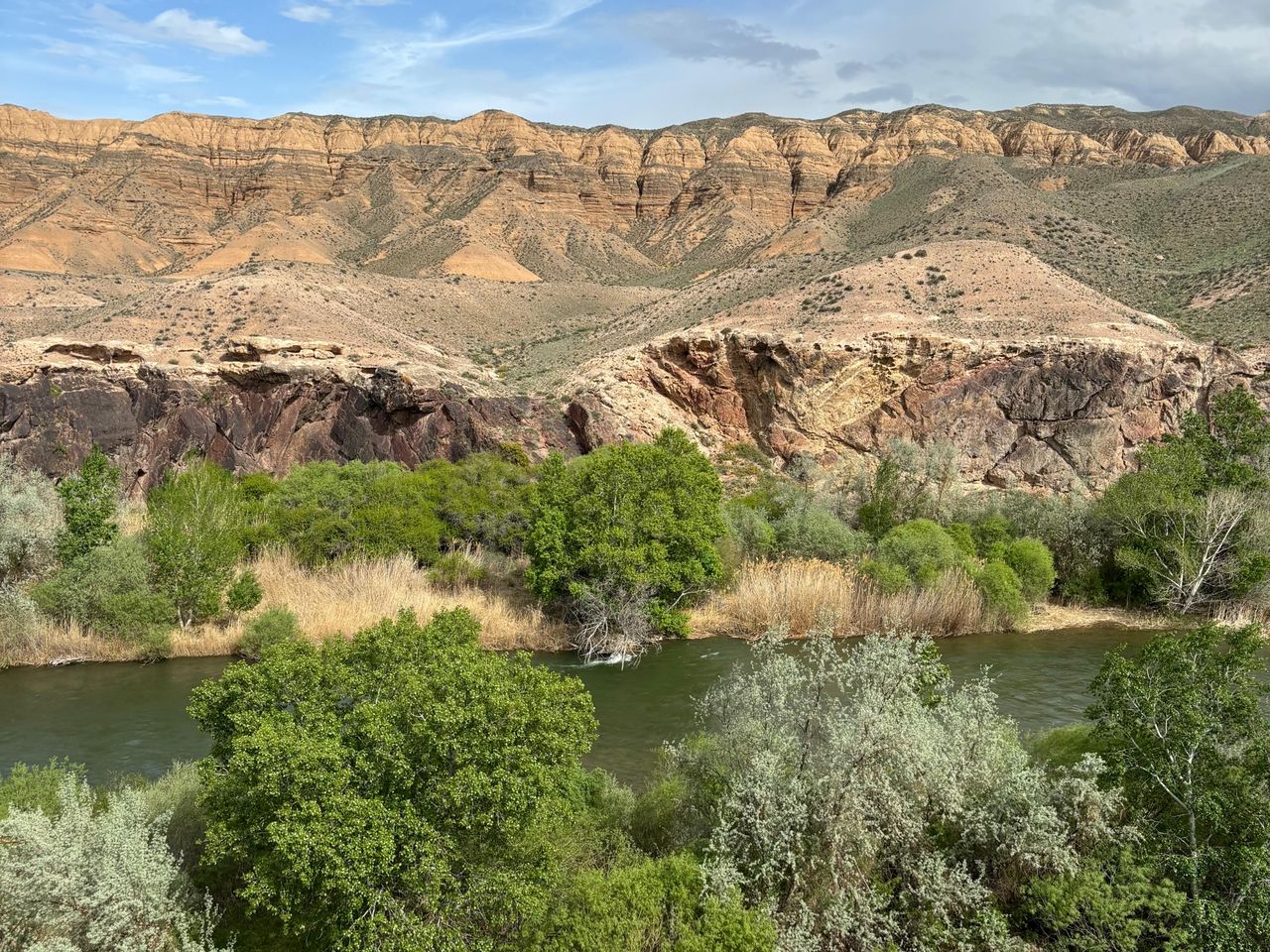 Экскурсия в Чарын (Долина замков), Лунный и Черный каньоны - индивидуальная экскурсия в Алматы на машине гида длительностью 10 часов с количеством участников до 10 человек цена экскурсии 28000₽