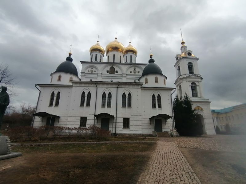 Успенский собор Дмитровского кремля