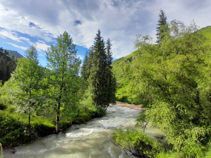 Индивидуальный треккинг к Кайракскому водопаду - индивидуальная экскурсия в Алматы на машине гида длительностью 11 часов с количеством участников до 4 человек цена экскурсии 32000₽