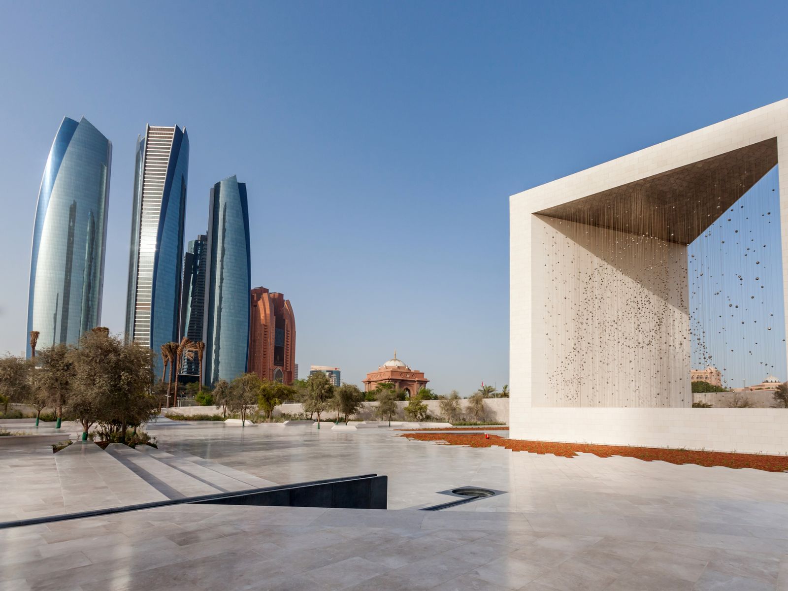 Etihad Towers и смотровая площадка на высоте 300 метров
