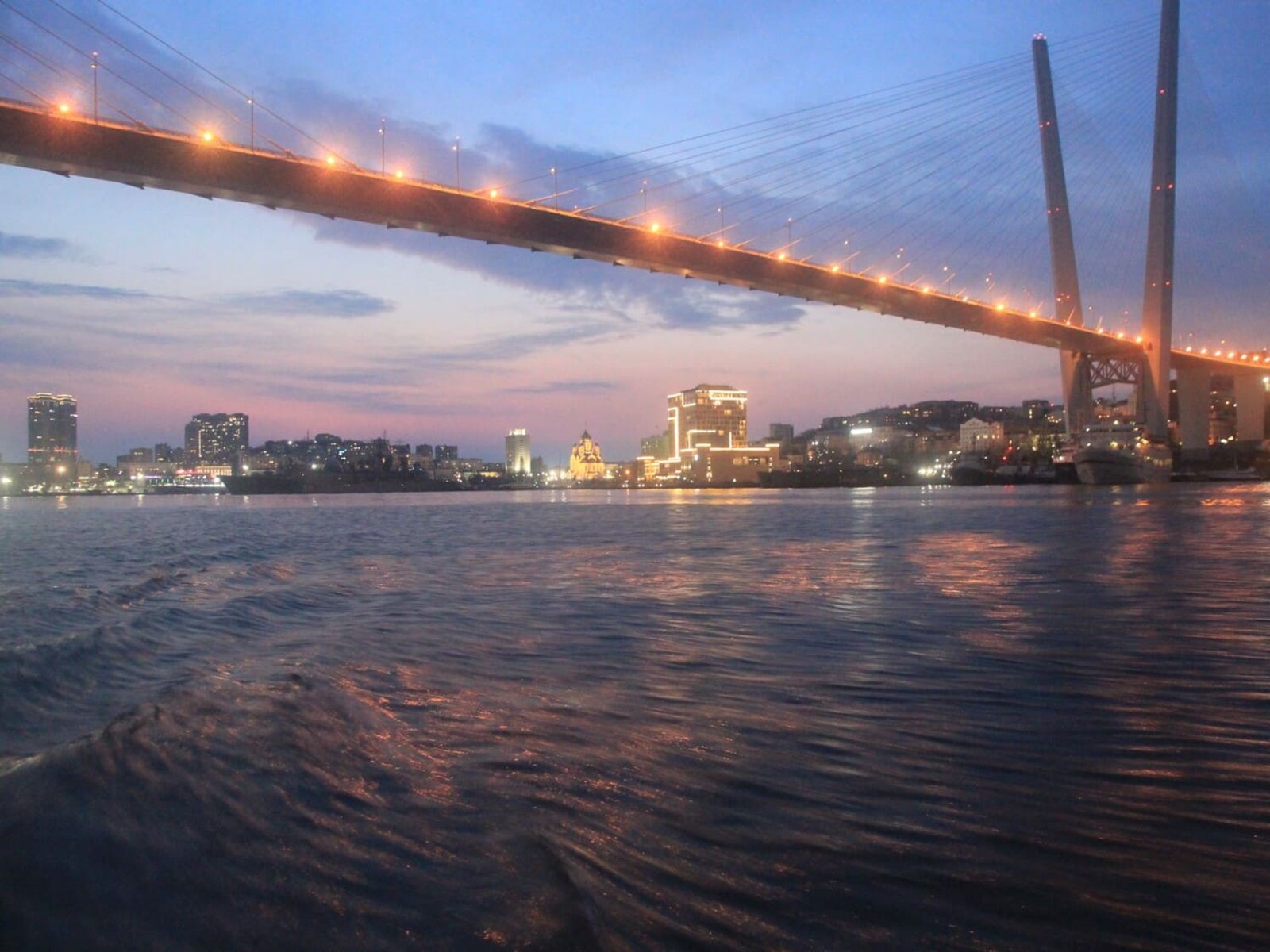 Гирлянды Золотого моста