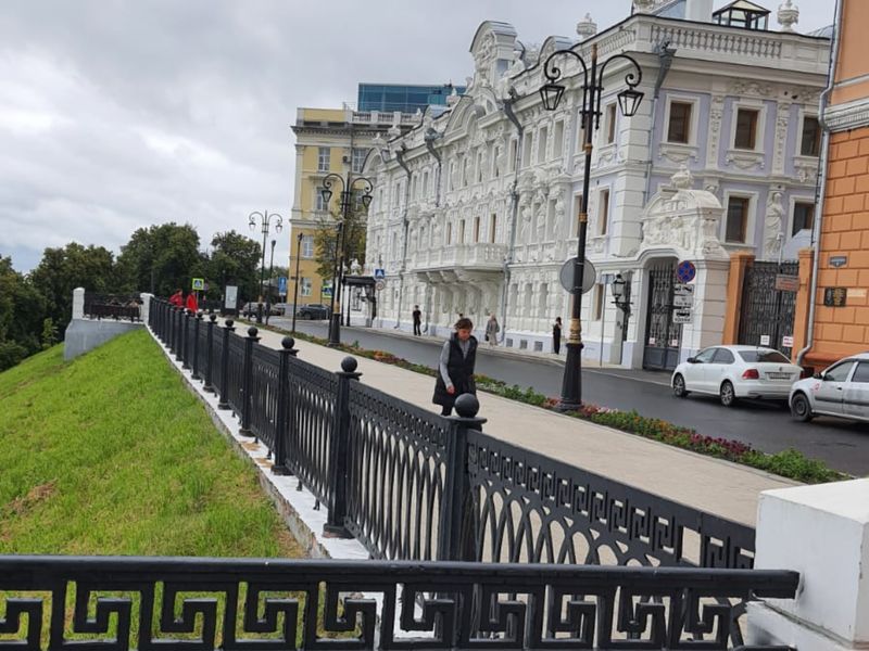 На набережной