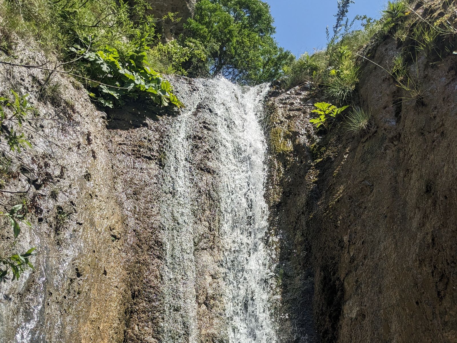Менделеевский водопад