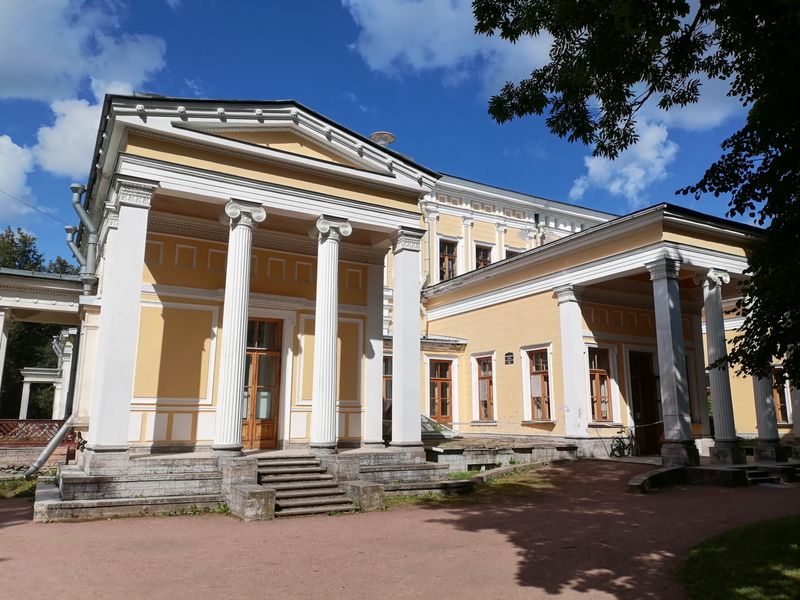 Обзорная экскурсия в окрестностях Петергофа. Императорские дачи - индивидуальная экскурсия в Санкт-Петербурге пешком длительностью 1.5 часа с количеством участников до 6 человек со скидкой 10% цена экскурсии 7020₽