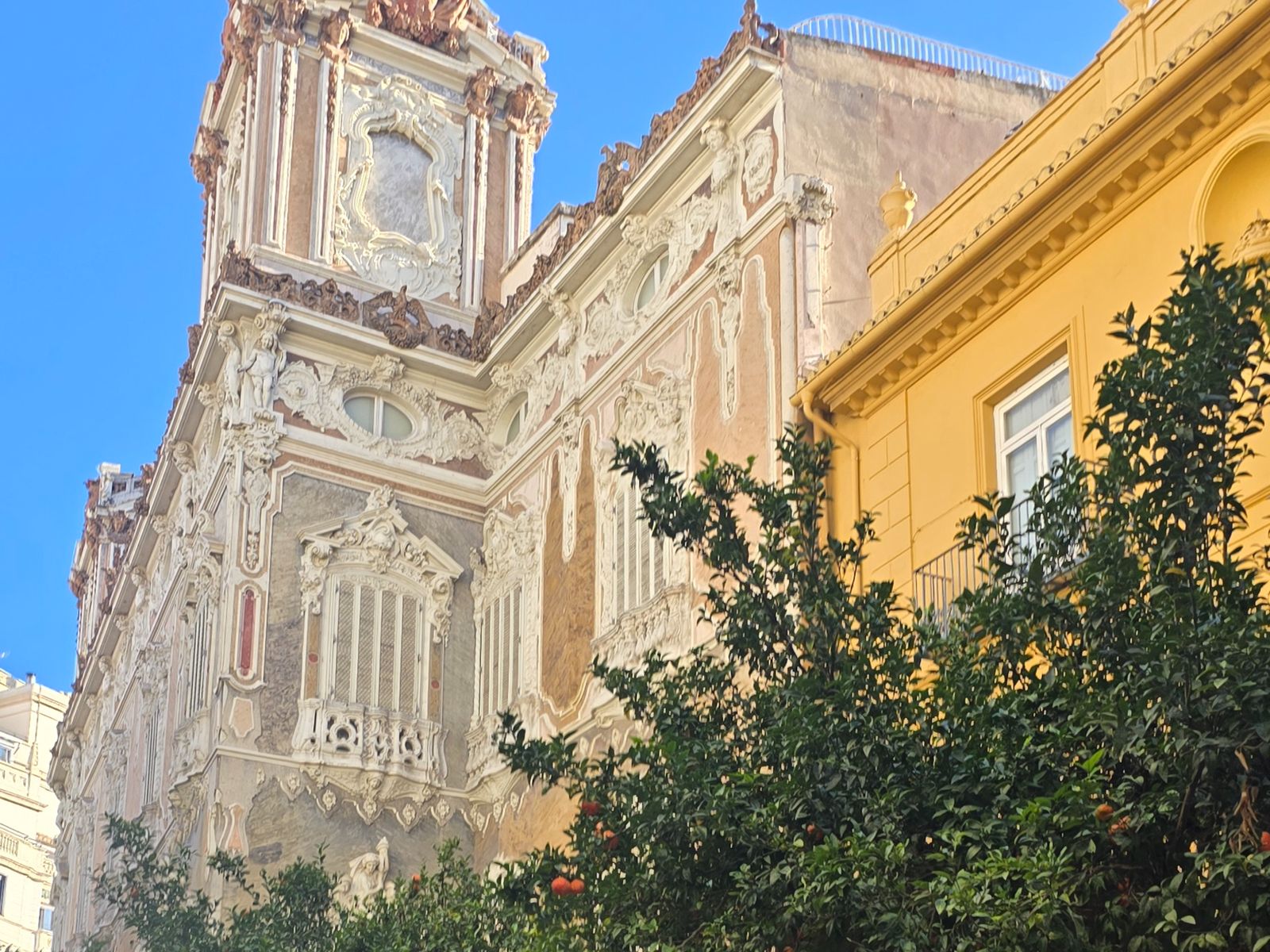 Дворец Palacio de dos Agua