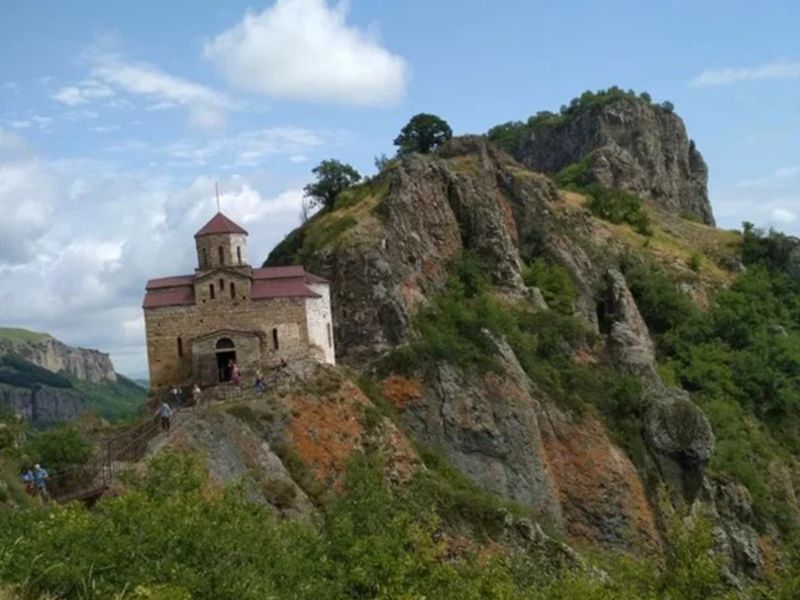 Храм