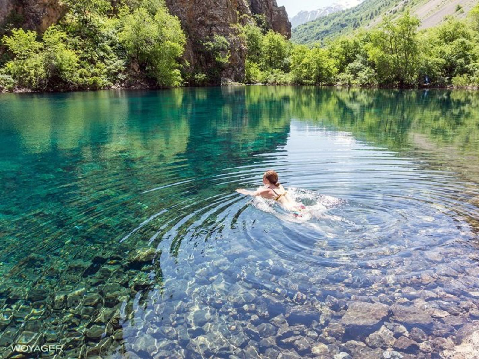 Купание в озере