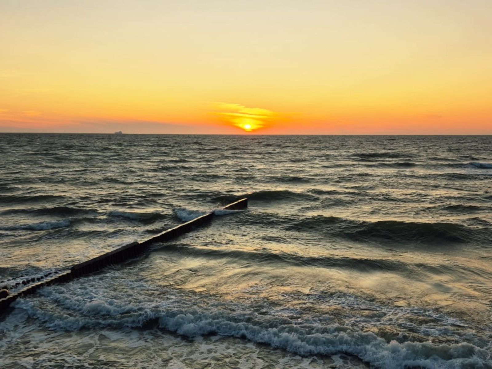 Море