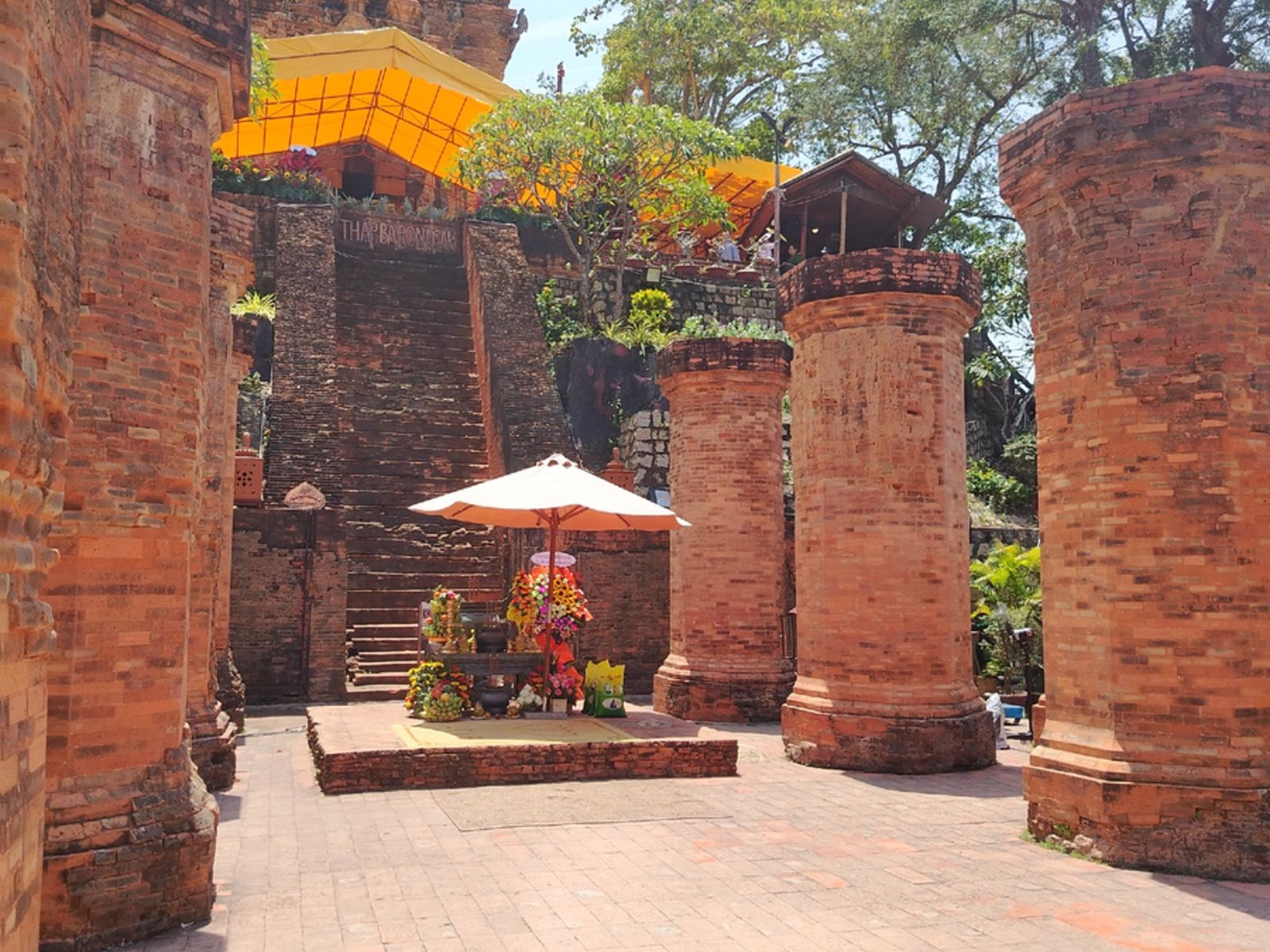 Башня По Нагар