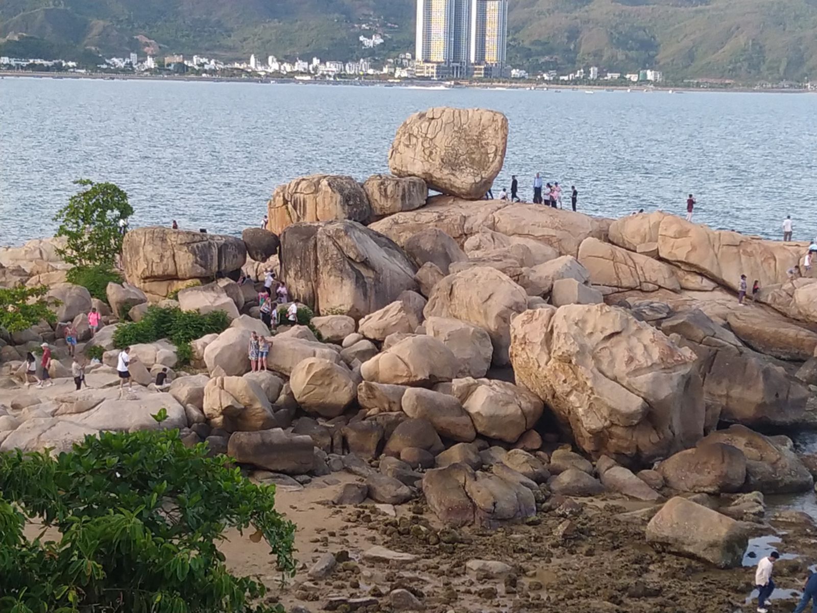 Скалы Хон Чонг