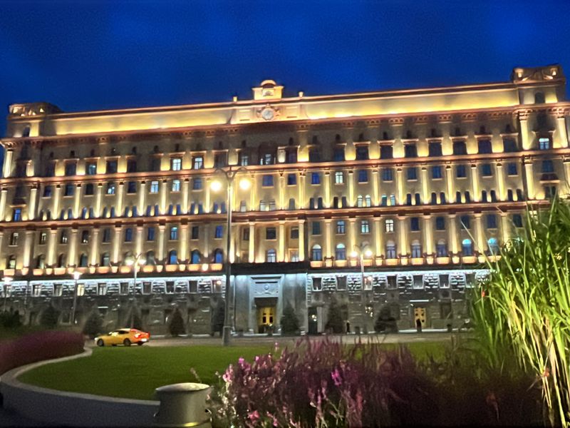 2-дневная обзорная экскурсия "Лучшие точки Москвы + парк Патриот" - индивидуальная экскурсия в Москве на машине гида длительностью более 12 часов с количеством участников до 6 человек со скидкой 5% еще 2 дня цена экскурсии 61750₽