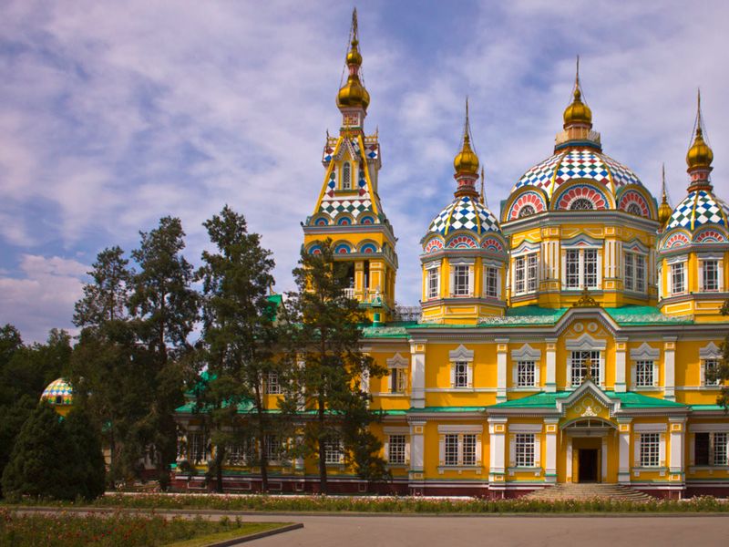 Экскурсия в парке 28 гвардейцев-панфиловцев: война, религия, мифы - групповая экскурсия в Алматы пешком длительностью 2 часа с количеством участников до 15 человек цена экскурсии 1850₽