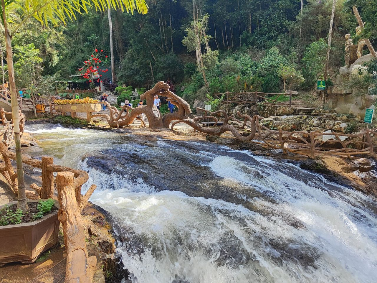 Обзорная экскурсия из Нячанга в Далат – город вечной весны - индивидуальная экскурсия в Нячанге на машине гида длительностью 10 часов с количеством участников до 2 человек цена экскурсии 280$