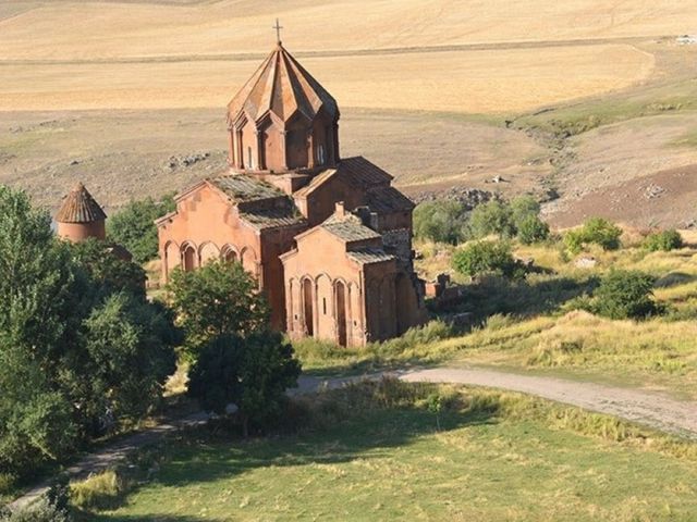 Индивидуальная обзорная экскурсия из Еревана в колоритный Гюмри — фото 3