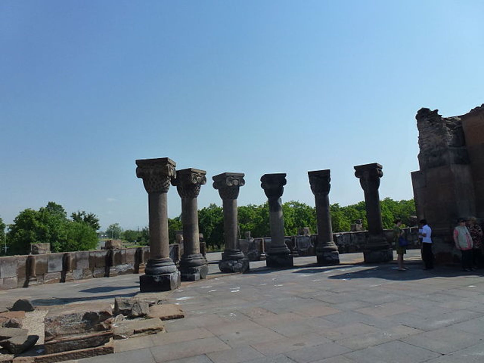 Звартноц