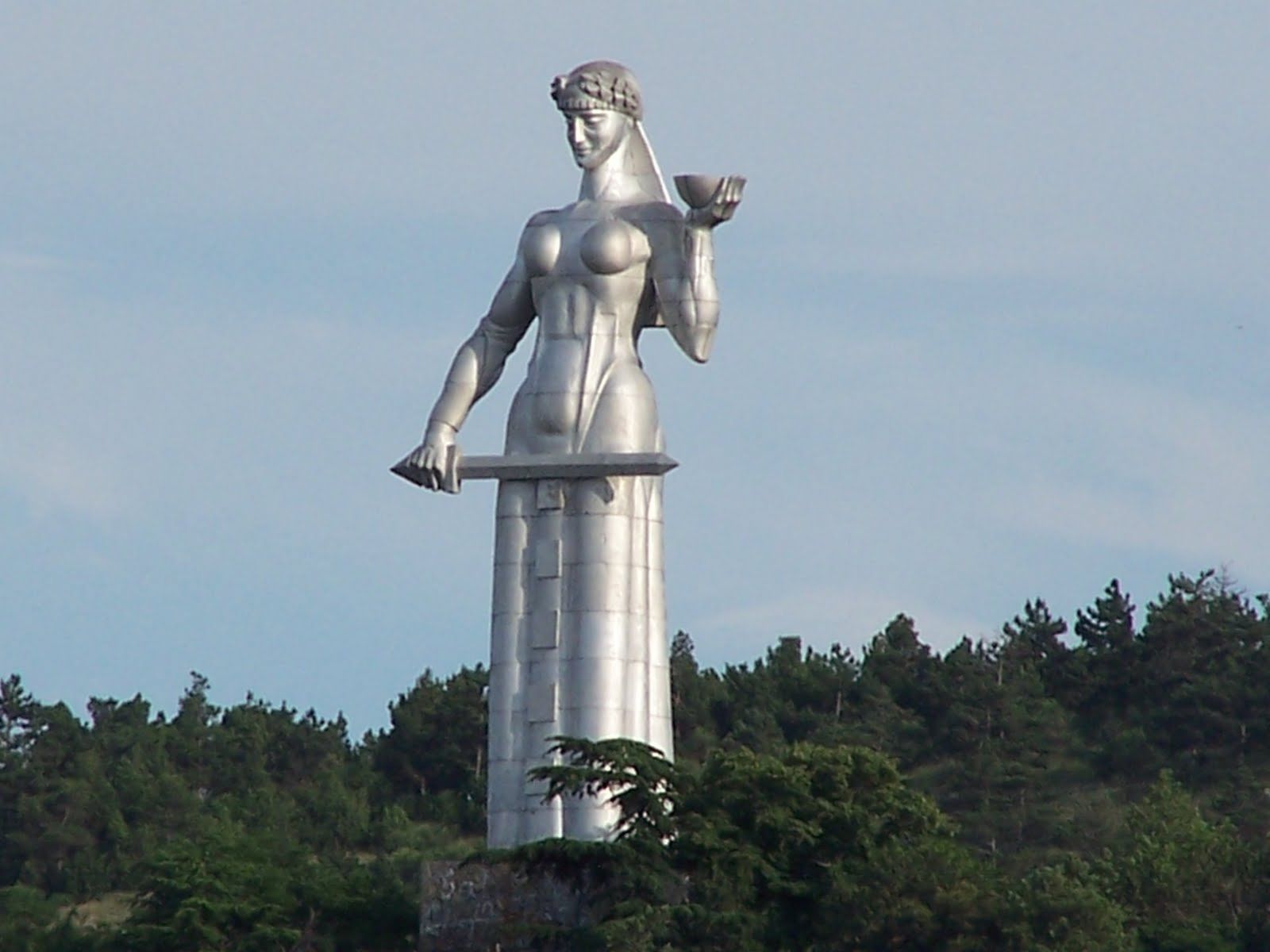  Памятник