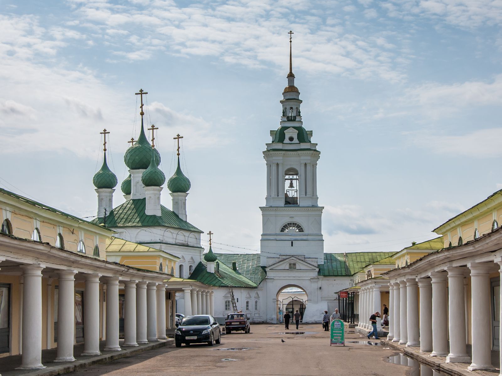 Мелочные ряды и церковь Спаса-в-Рядах