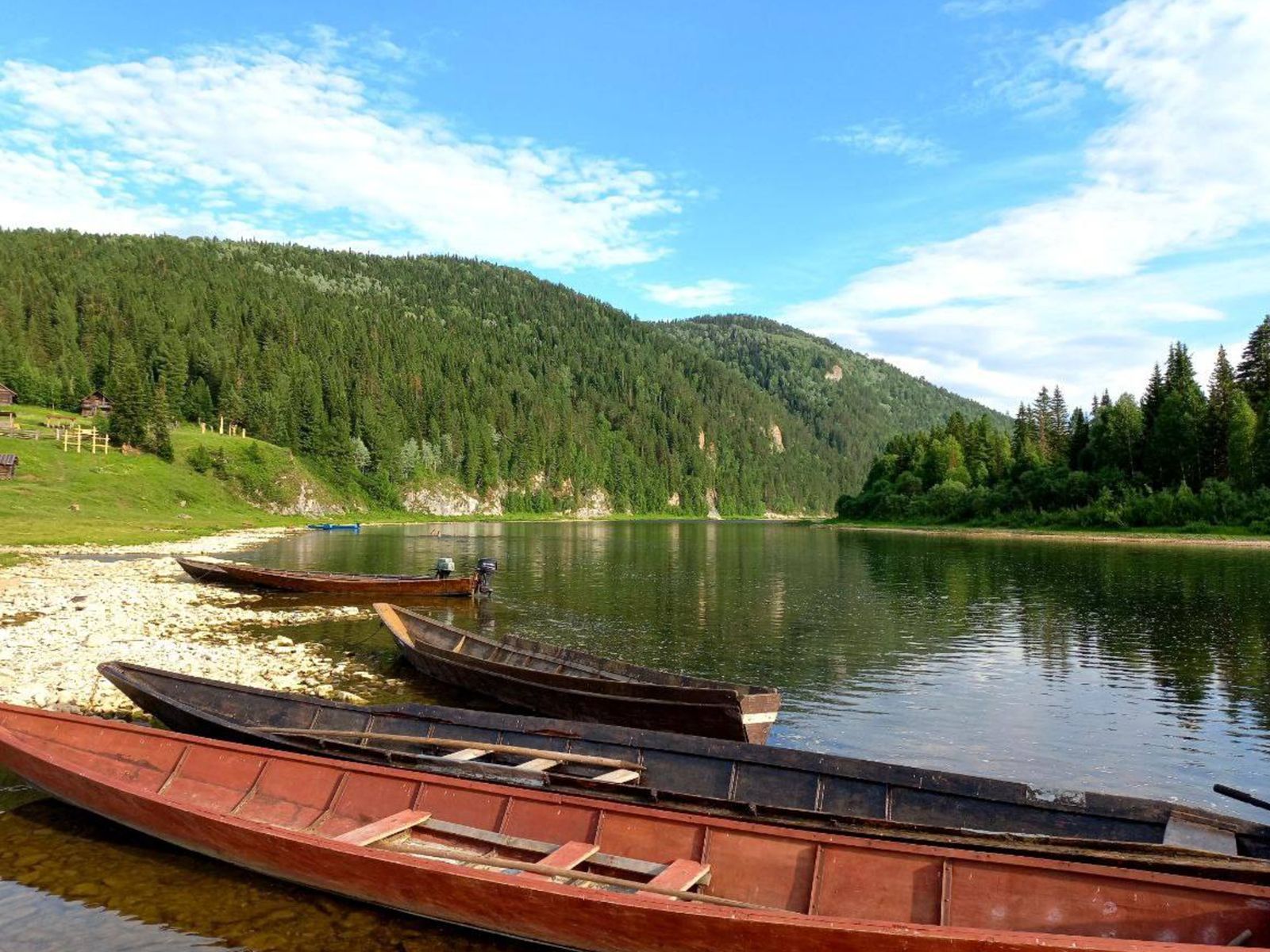 Пейзаж с лодками