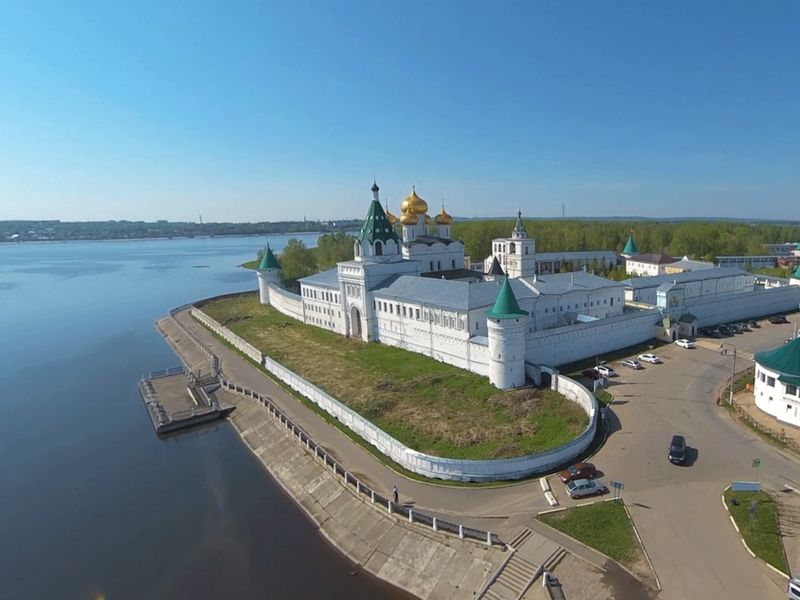 Виртуальная обзорная экскурсия в Костроме + дегустация - индивидуальная экскурсия в Костроме длительностью 1 час с количеством участников до 4 человек со скидкой 20% цена экскурсии 2960₽