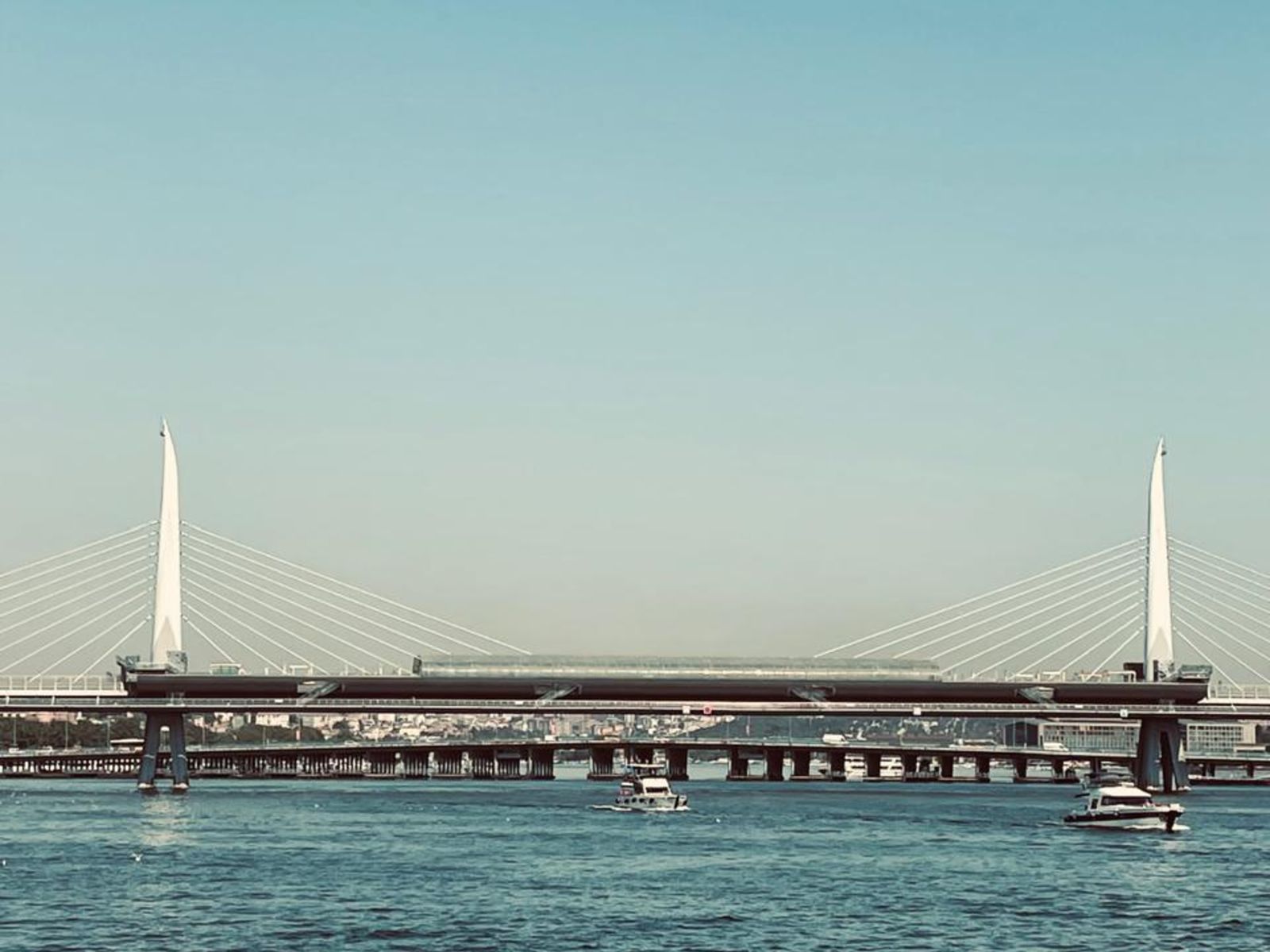 Мост Золотой Рог