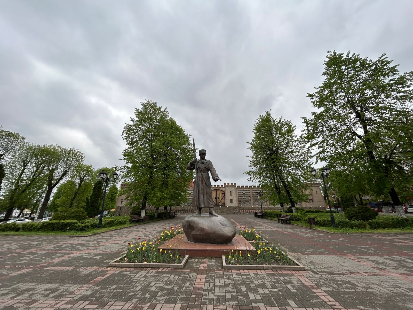 Памятник
