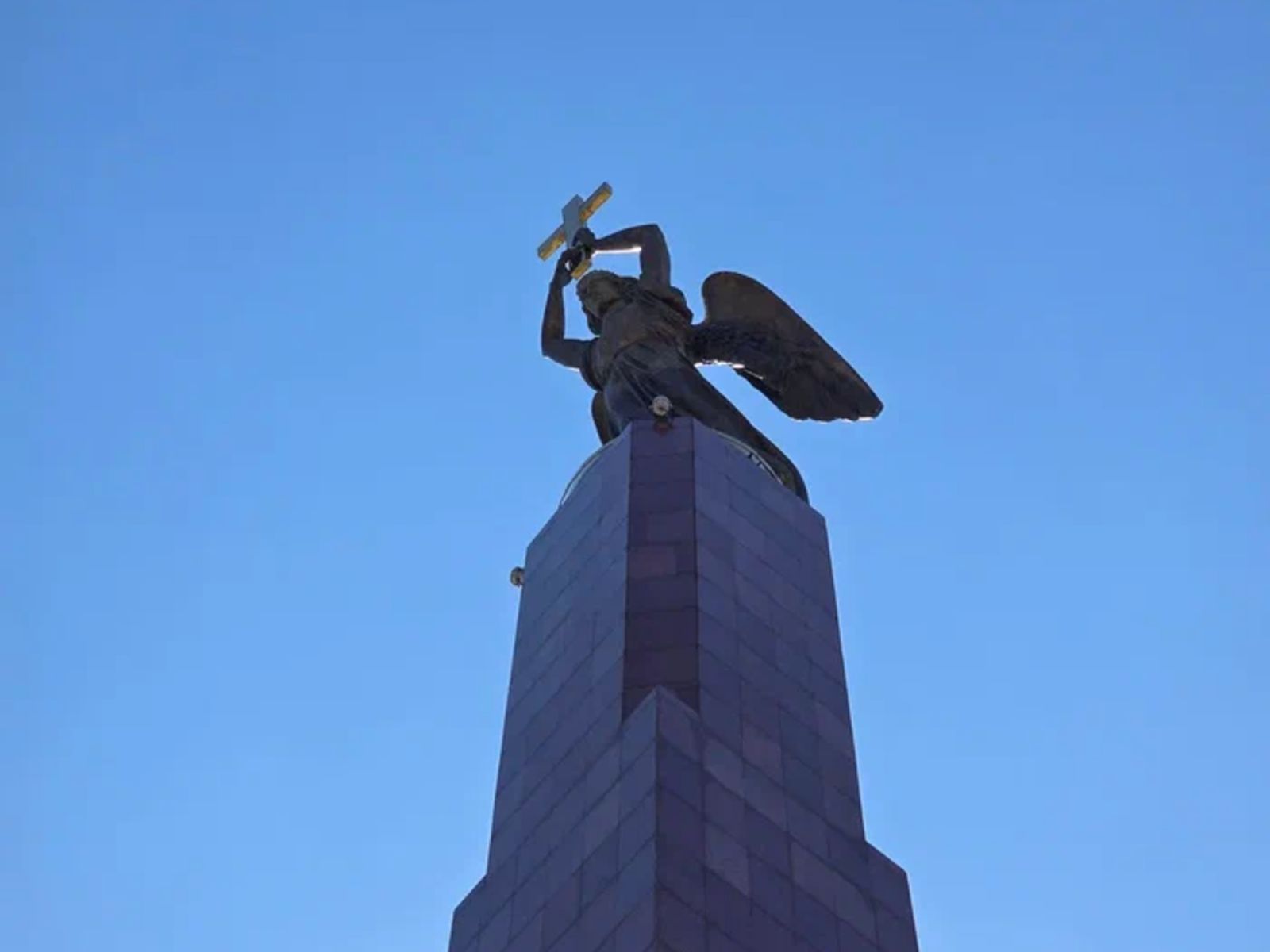Еще памятник