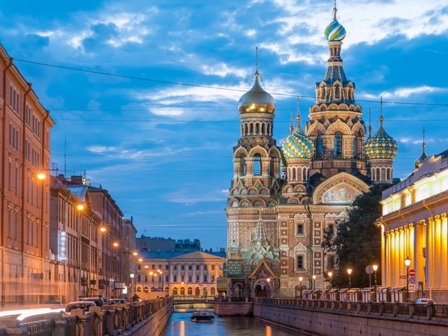 Вечерняя групповая экскурсия-прогулка по Санкт-Петербургу
