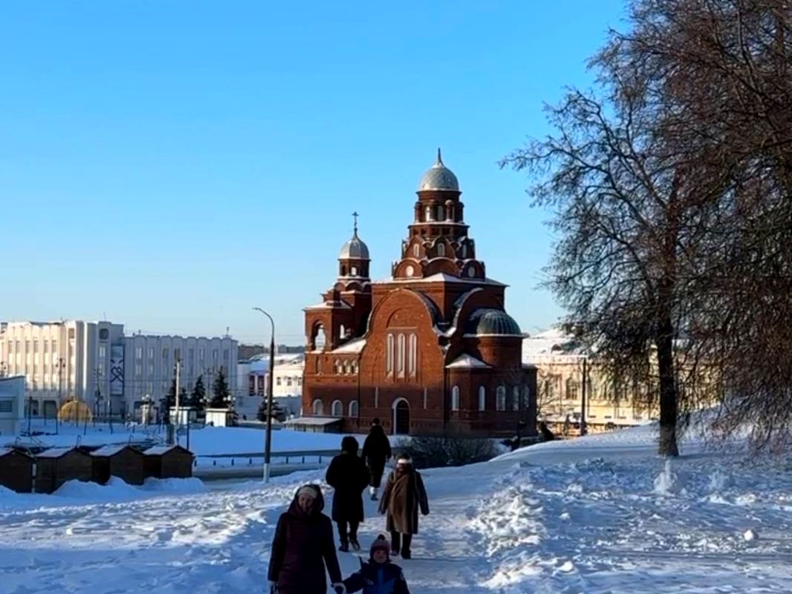 Музей хрусталя (бывшая церковь Троицы живоначальной)