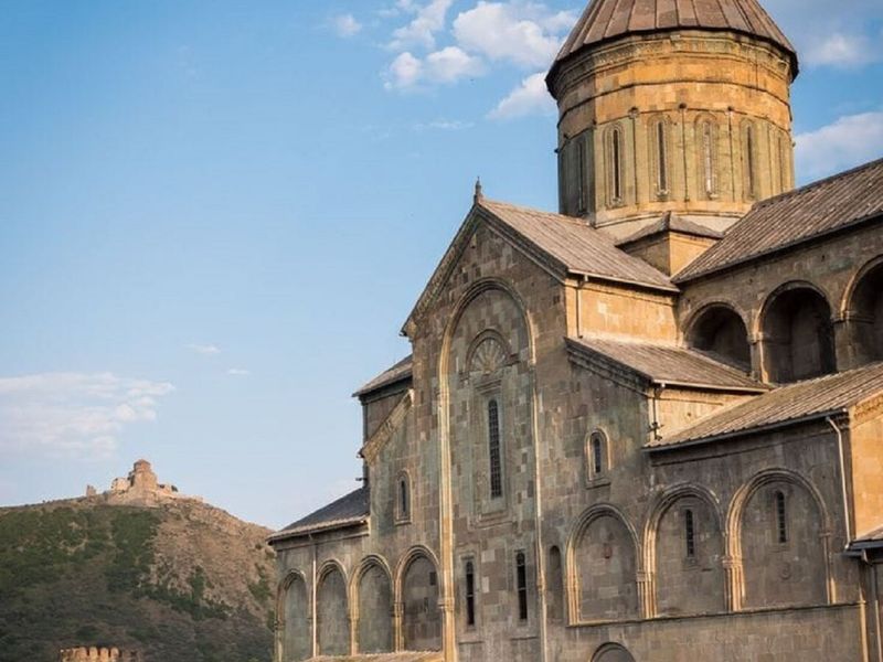 Индивидуальная экскурсия из Тбилиси в Мцхету, Гори и Уплисцихе - индивидуальная экскурсия в Тбилиси на машине гида длительностью 11 часов с количеством участников до 6 человек цена экскурсии 170€