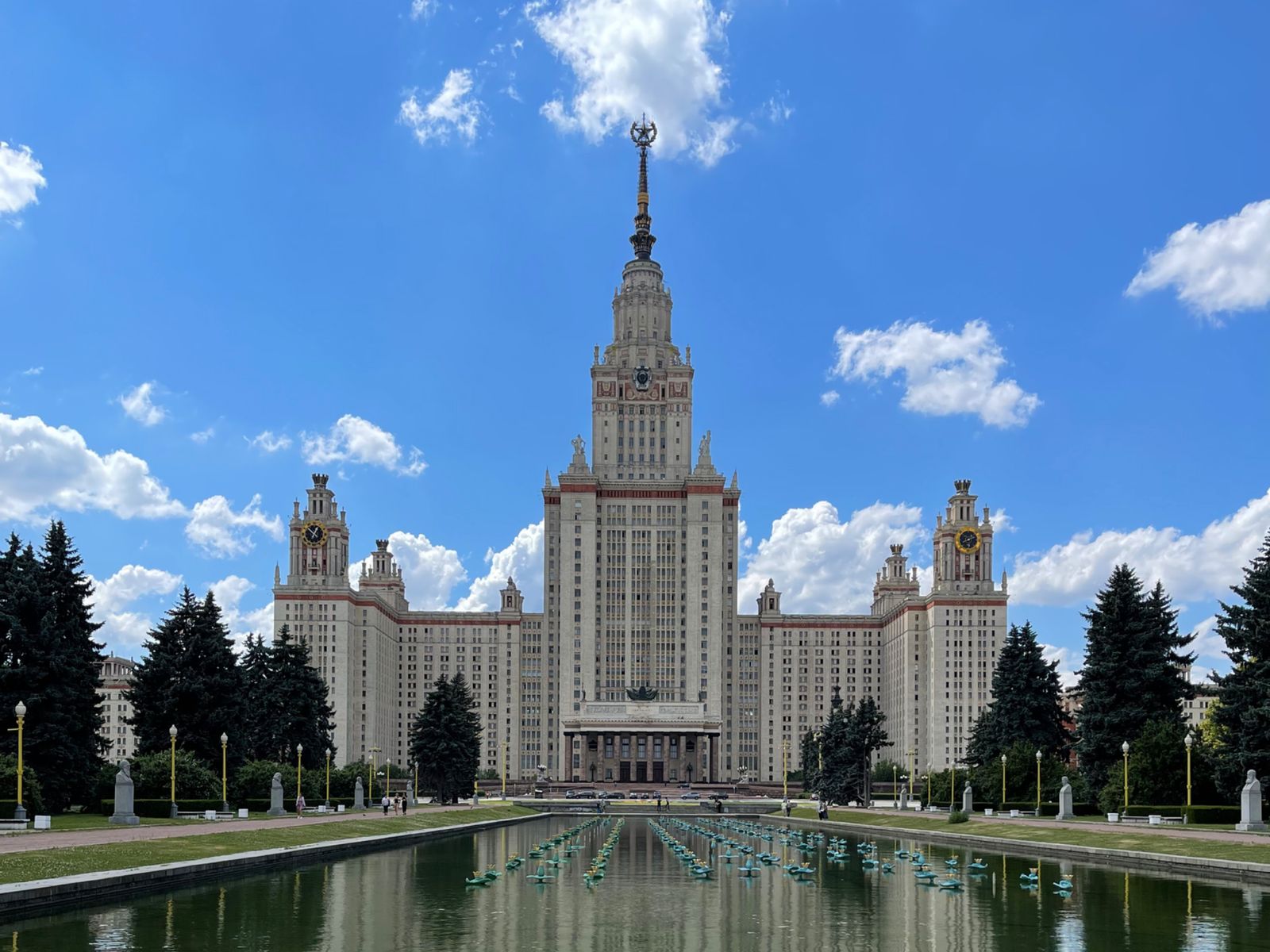 МГУ им. Ломоносова