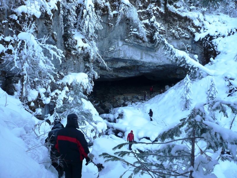Групповая экскурсия из Шерегеша "В гости к снежному человеку" - групповая экскурсия в Шерегеше на машине гида длительностью 8 часов с количеством участников до 20 человек цена экскурсии 21500₽