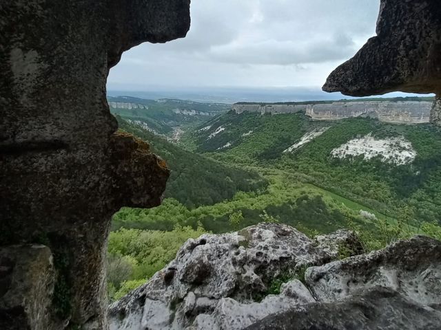 Индивидуальная обзорная экскурсия из Бахчисарая в Мангуп-Кале — фото 2