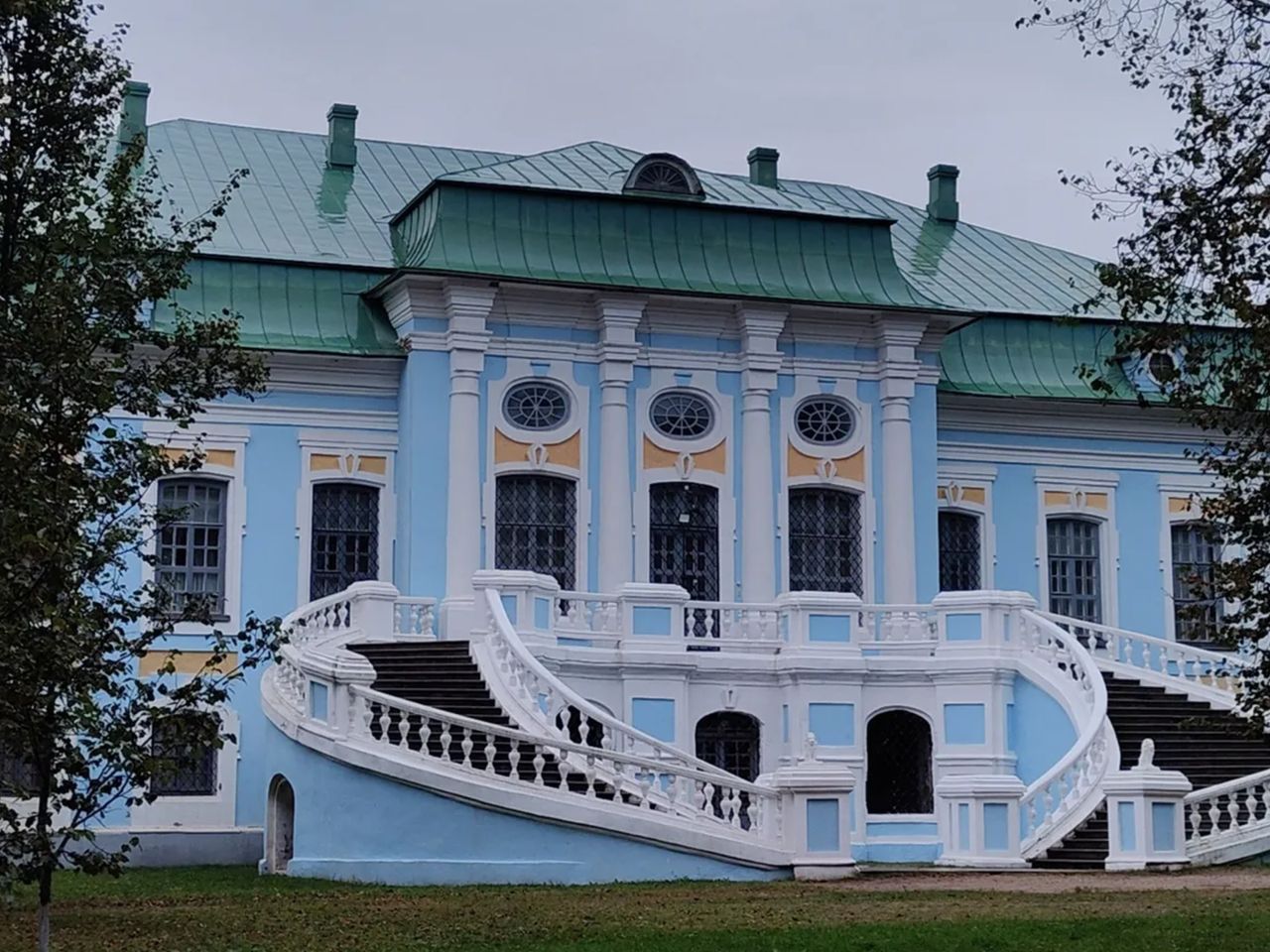 Экскурсия по Грибоедовским местам. Слава русского оружия в Вязьме - индивидуальная экскурсия в Смоленске на машине гида длительностью 8 часов с количеством участников до 6 человек цена экскурсии 20000₽