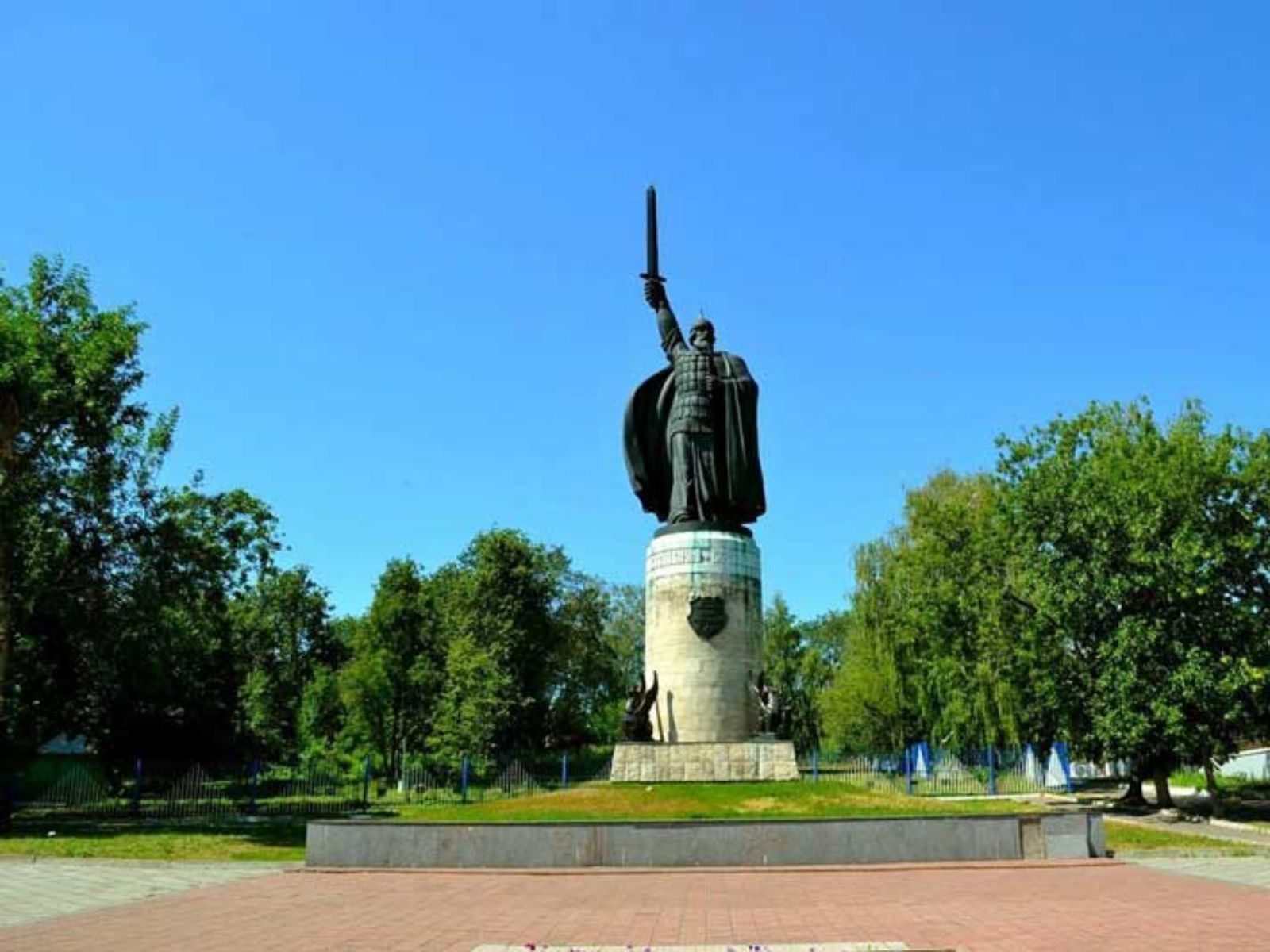 Памятник Илье Муромцу
