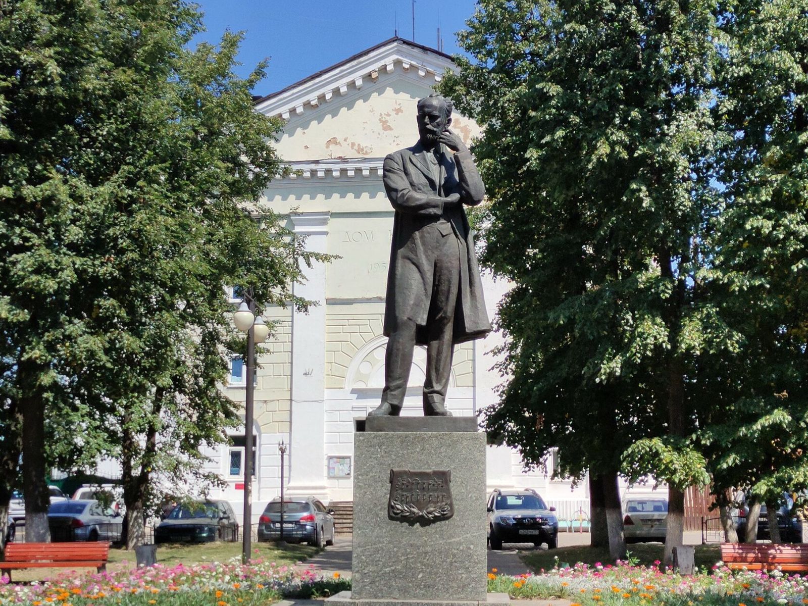 Памятник Чайковскому