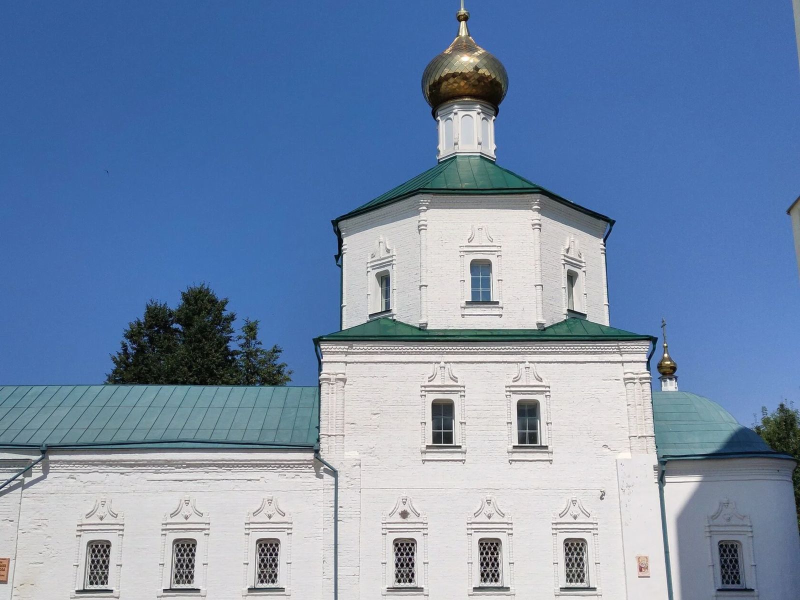 Храм