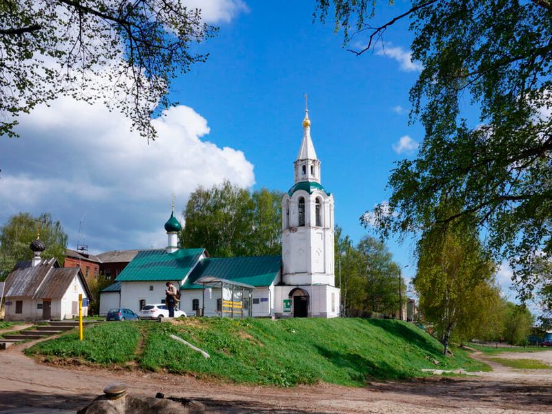 Индивидуальная обзорная экскурсия в Тверицы: забытая биография - индивидуальная экскурсия в Ярославле на машине гостей длительностью 2 часа с количеством участников до 8 человек цена экскурсии 4000₽