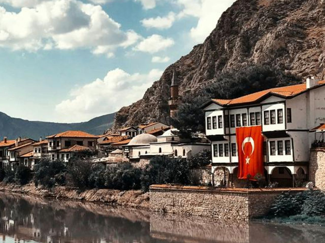 Групповая обзорная экскурсия по Амасье - групповая экскурсия в Амасье на машине гида длительностью 8 часов с количеством участников до 14 человек цена экскурсии 130€