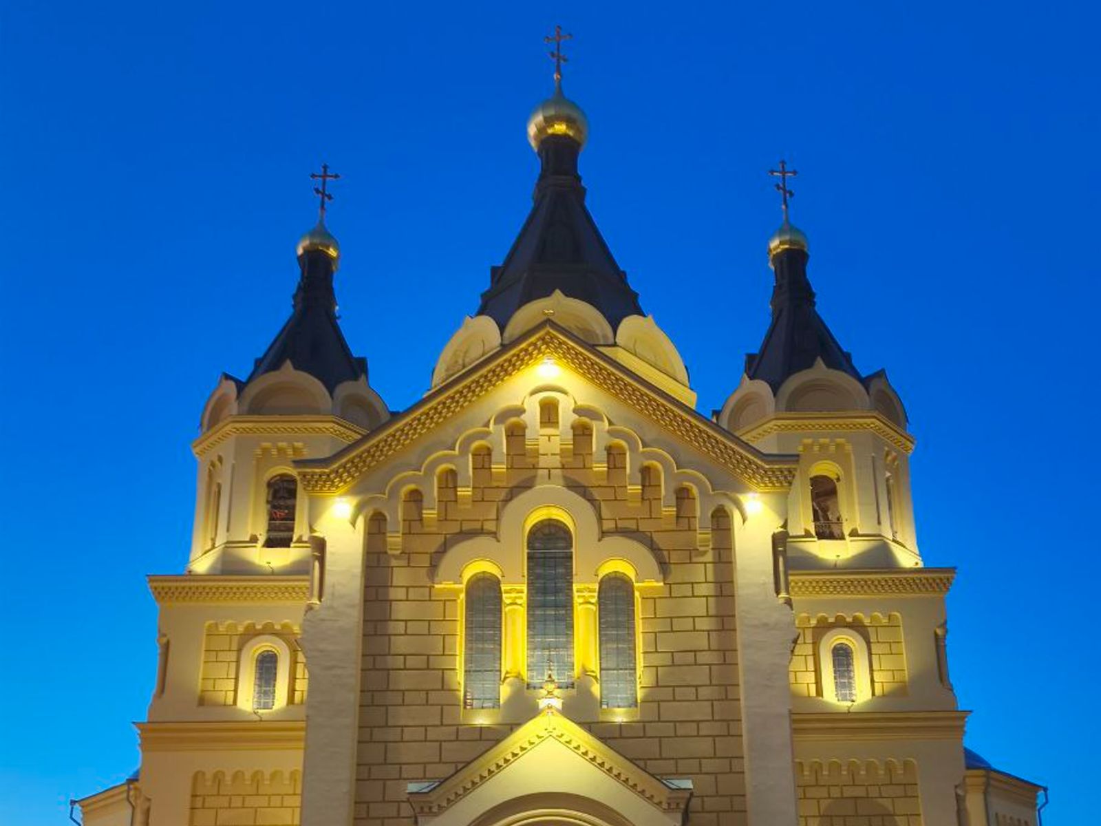 Подсветка собора А. Невского