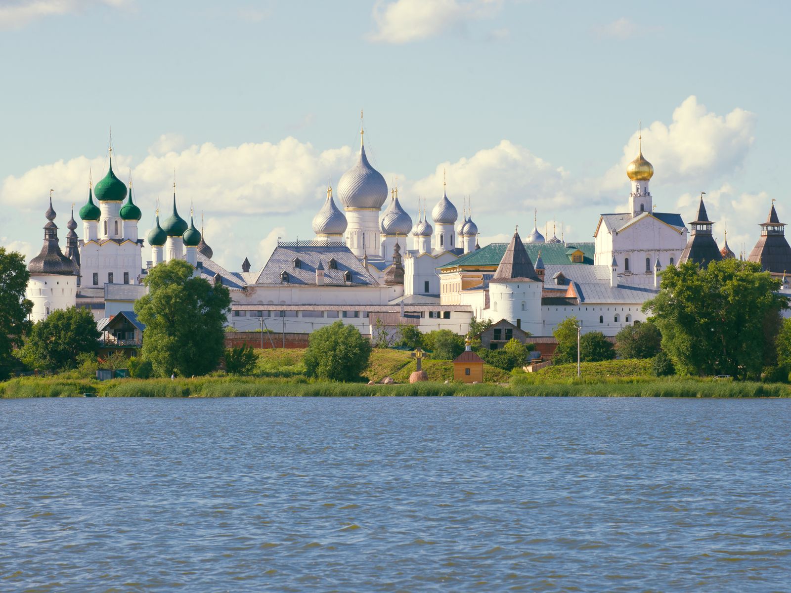 Город