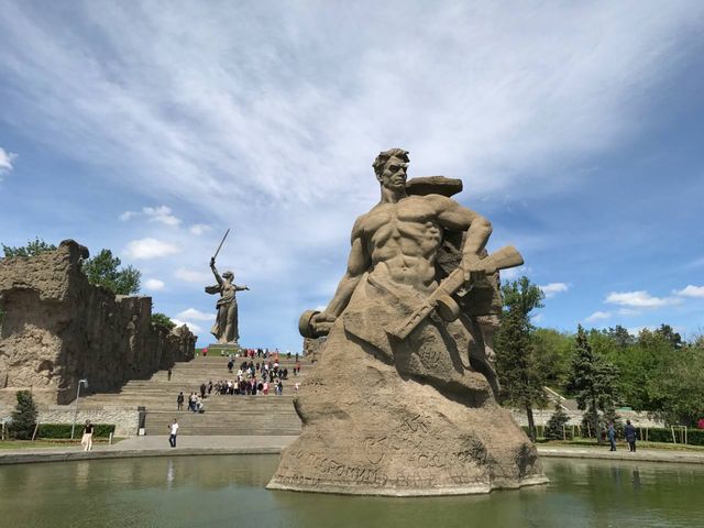 Групповая обзорная экскурсия на Мамаев курган в Волгограде — фото 3