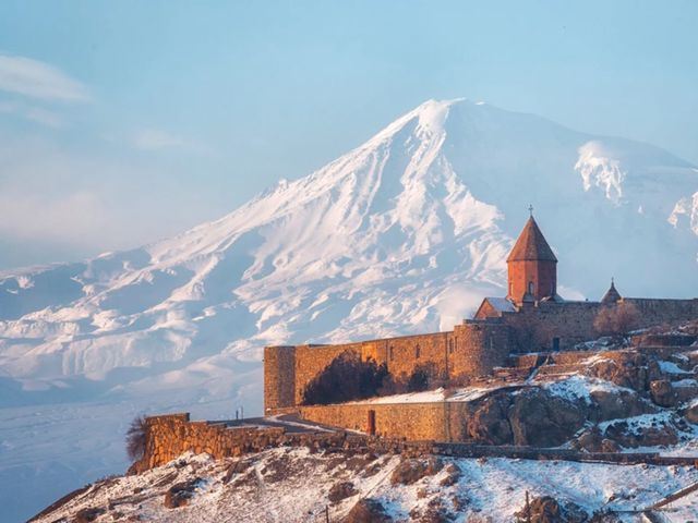 Экскурсия в Хор Вирап, Арени, Нораванк и крепость Смбатаберд