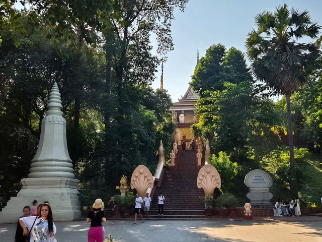 Индивидуальная обзорная экскурсия в Пномпене — столице Камбоджи — фото 2