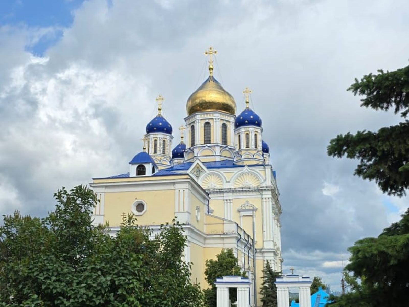 Храм