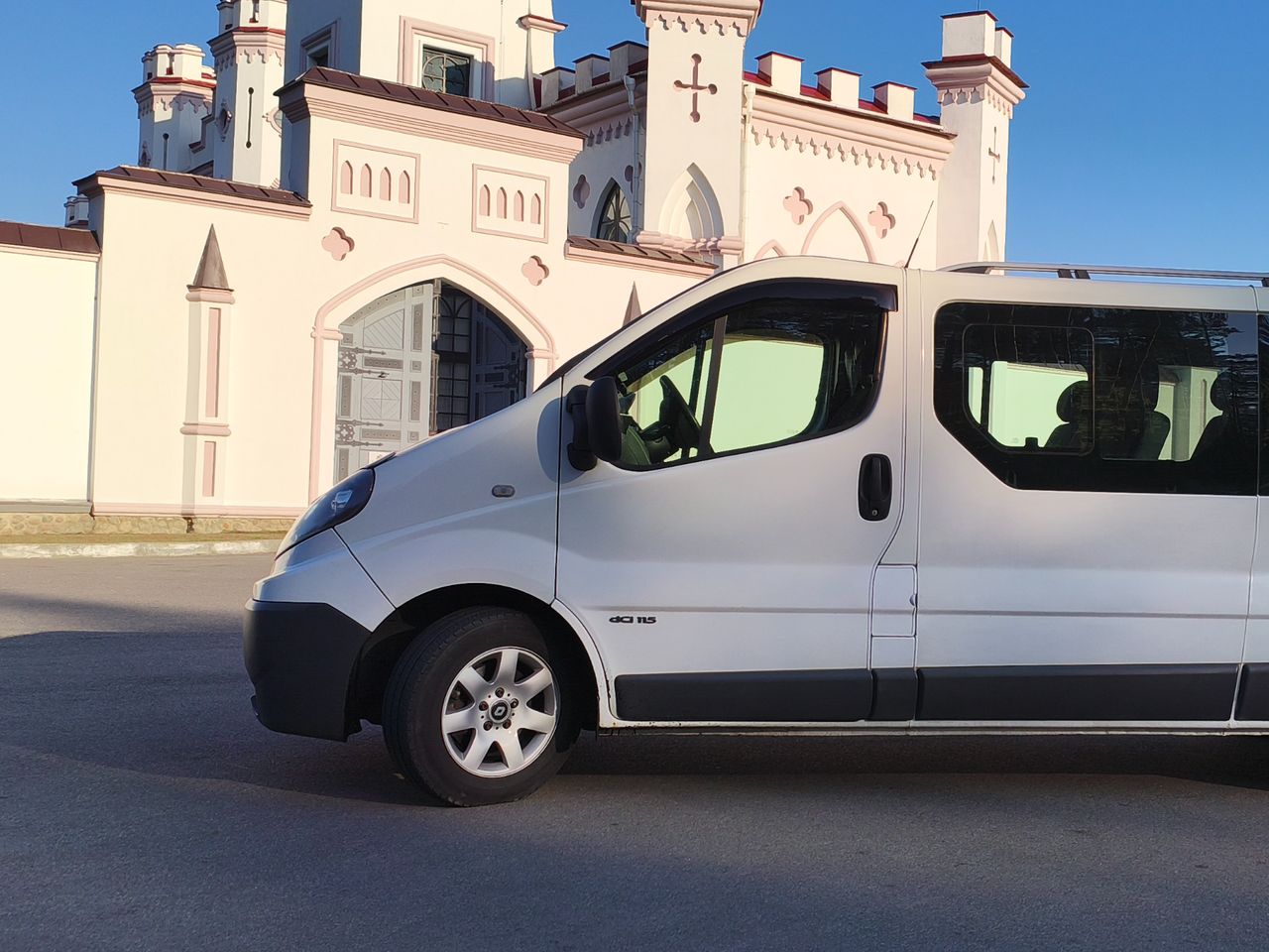 Индивидуальный трансфер из Бреста в Гродно на микроавтобусе - индивидуальная экскурсия в Бресте на машине гида длительностью 3.5 часа с количеством участников до 8 человек цена экскурсии 24000₽