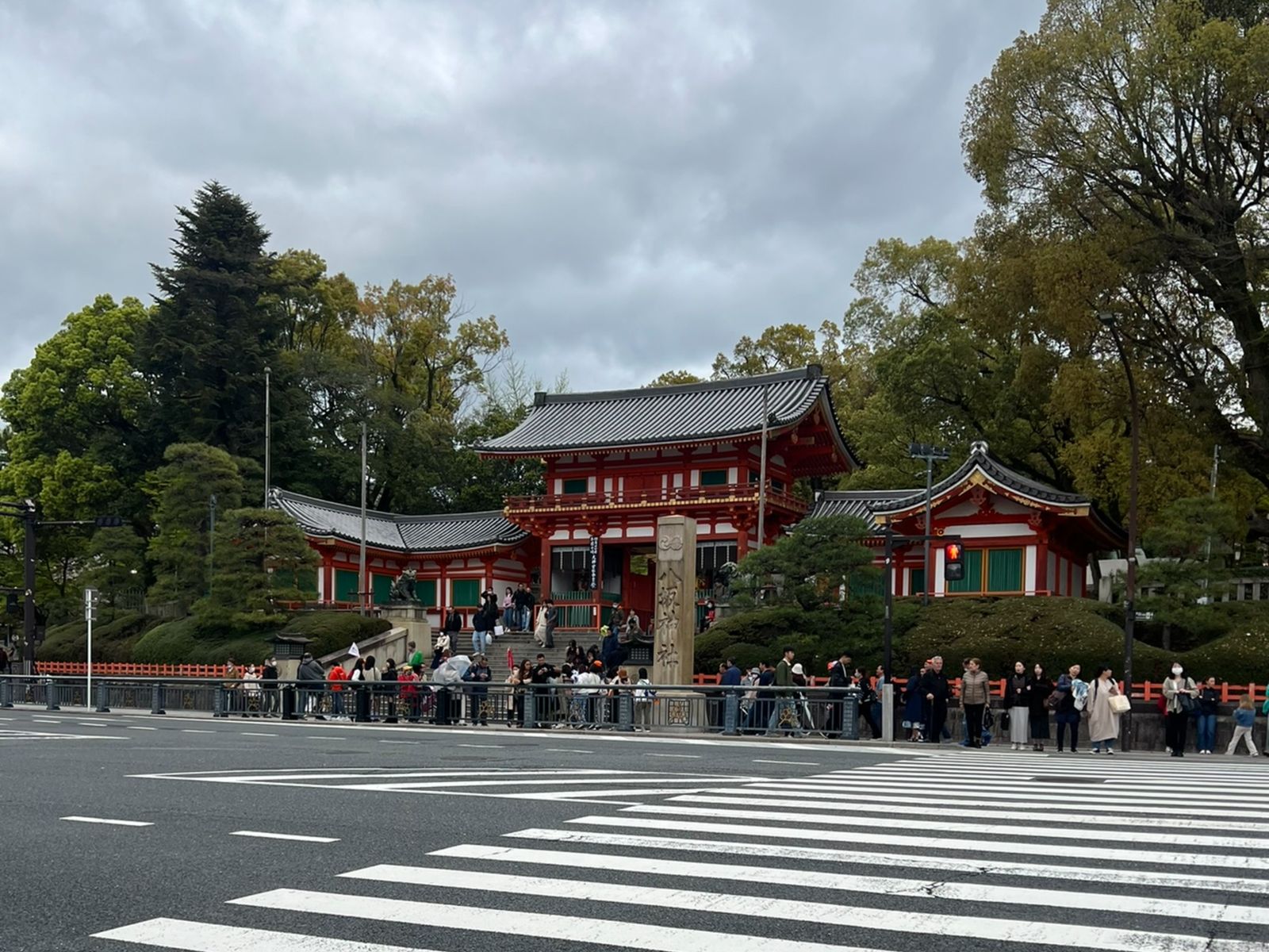 Ясака-дзиндзя в дневном свете